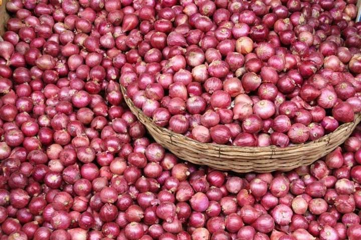 আর কটা দিন সবুর করো ‘পেঁয়াজ’ বুনেছি