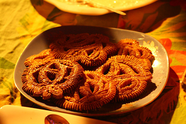 শীত মানেই নকশি পিঠা