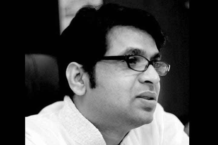 কোরবানির পশুর হাট : সব কূল রক্ষাই মূল চ্যালেঞ্জ