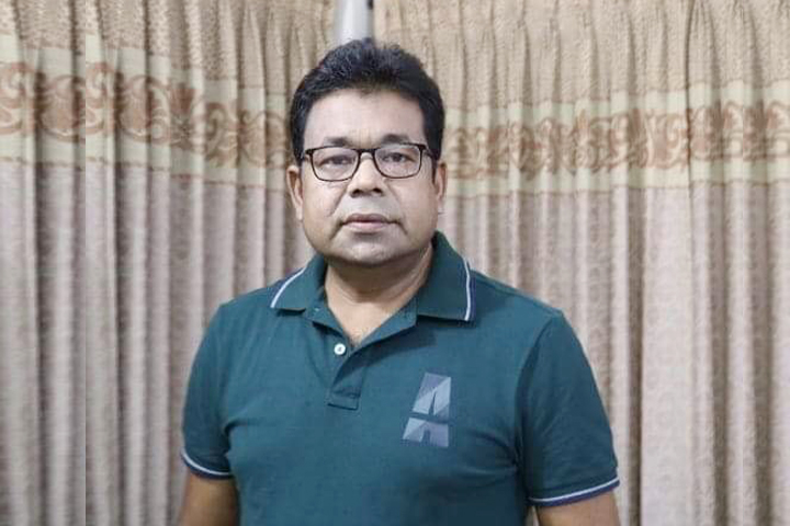 নতুন ‘অঞ্জনা’ নিয়ে মনির খান