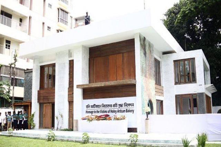 হলি আর্টিজান ঘটনায় চলচ্চিত্র নির্মাণ নিয়ে জনমনে বিরূপ প্রতিক্রিয়া
