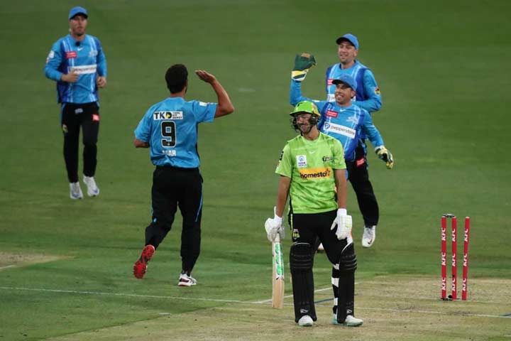 Sydney Thunder all out for 15 in record Big Bash crash