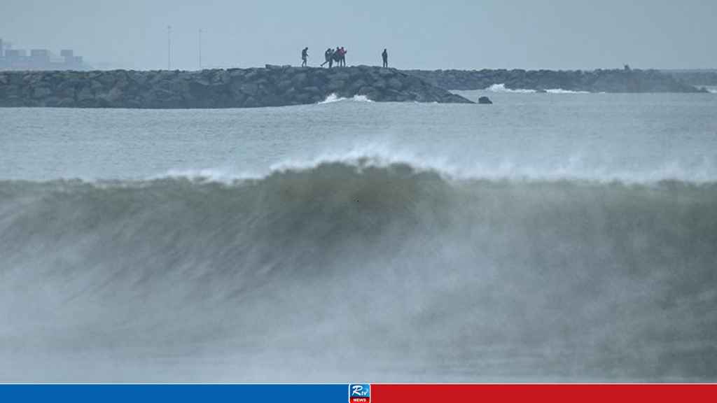 Cyclone Montha Brings Heavy Rains and Strong Winds in India