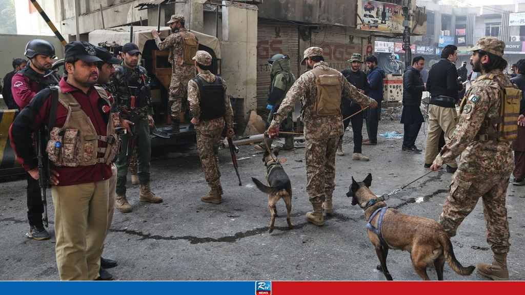 Gunmen Attack Pakistan Paramilitary Force in Peshawar