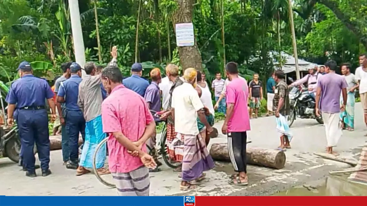 Lalmonirhat-Burimari Highway Blocked over Fertilizer Shortage Claims and Syndicates