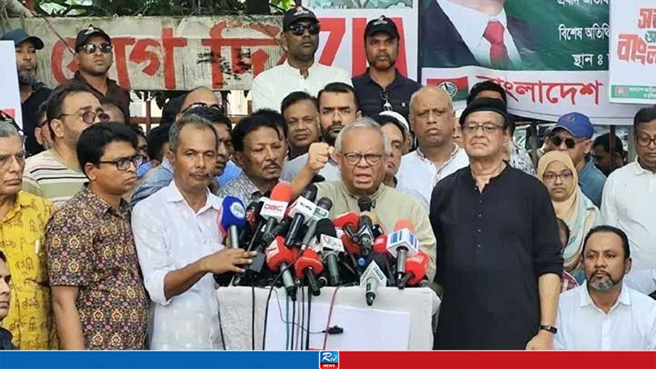 বিদ্যুতের সুইচ ভারতের হাতে, যে কোনো সময় বন্ধ করতে পারে: রিজভী