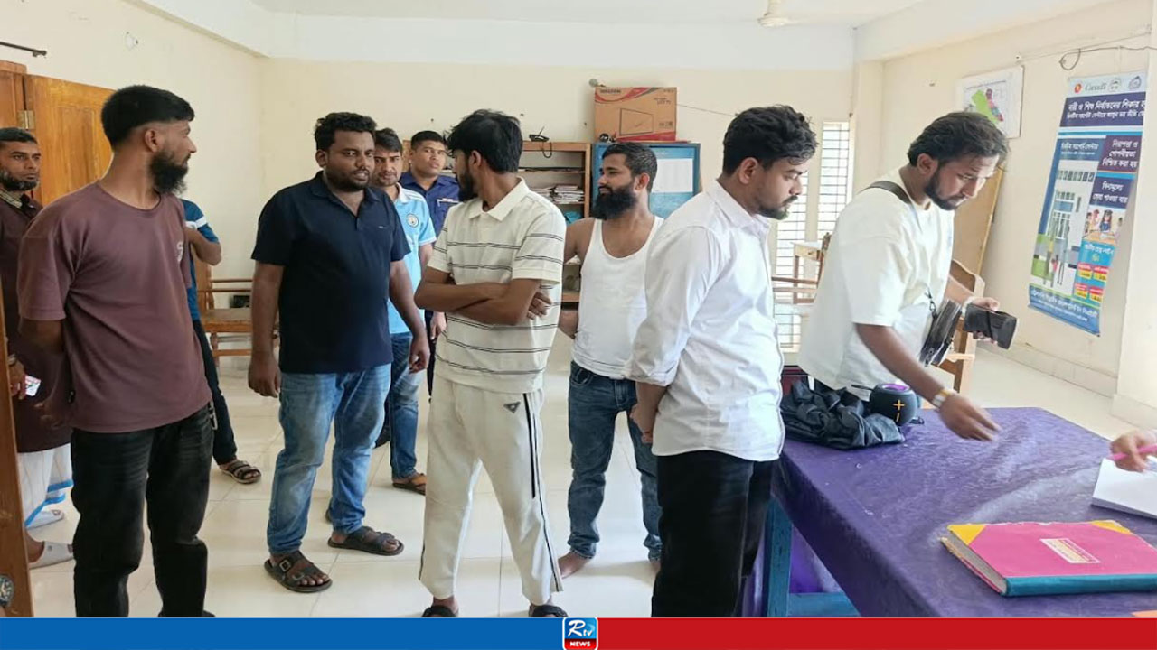 সাজেকে ঘুরতে গিয়ে 'জয় বাংলা' স্লোগান, ৬ পর্যটক আটক