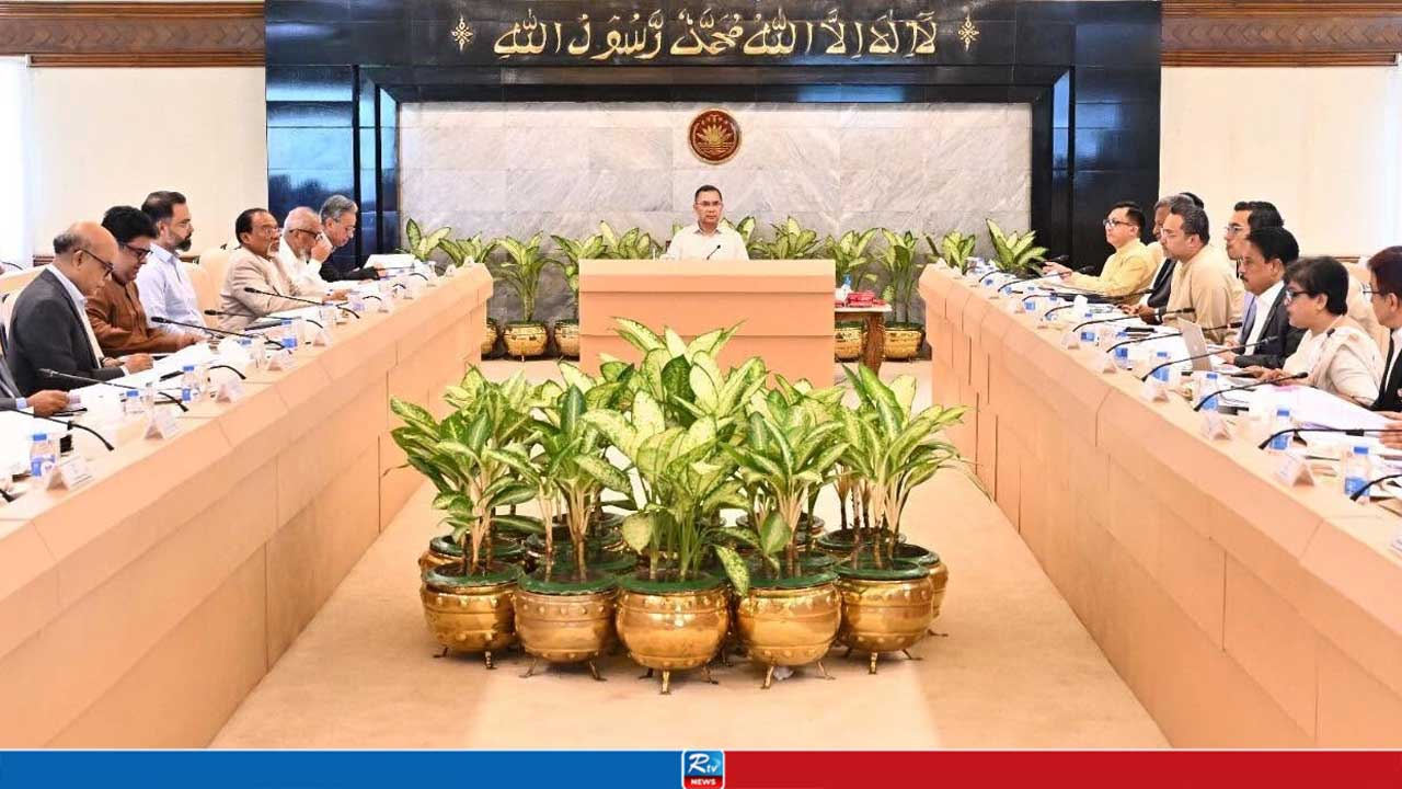 সব মন্ত্রণালয়ের প্রশিক্ষণে অভিন্ন সিলেবাসের নির্দেশ প্রধানমন্ত্রীর