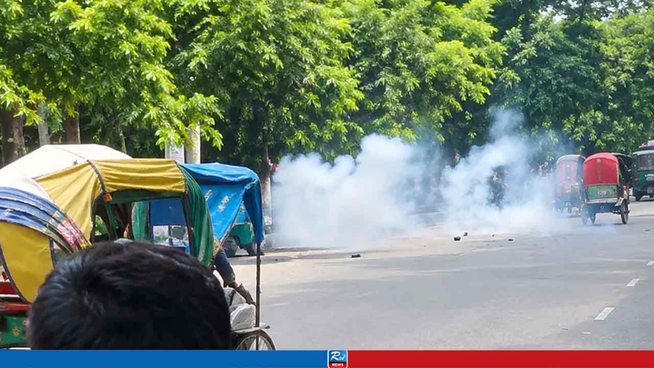 হাইকোর্টের পর এবার শিল্পকলার সামনে ককটেল বিস্ফোরণ