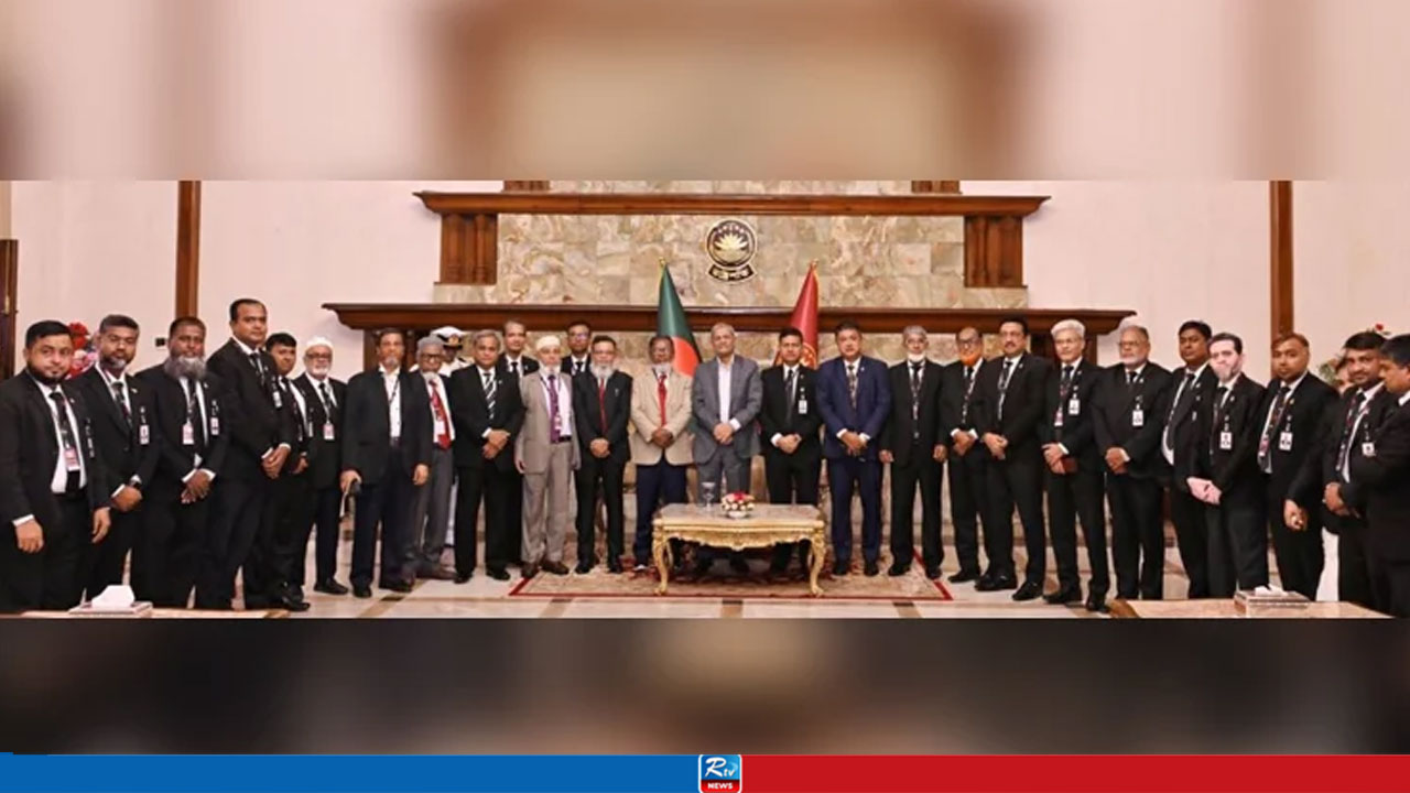 গণতন্ত্র সুসংহত করতে কর আইনজীবীদের এগিয়ে আসার আহ্বান রাষ্ট্রপতির