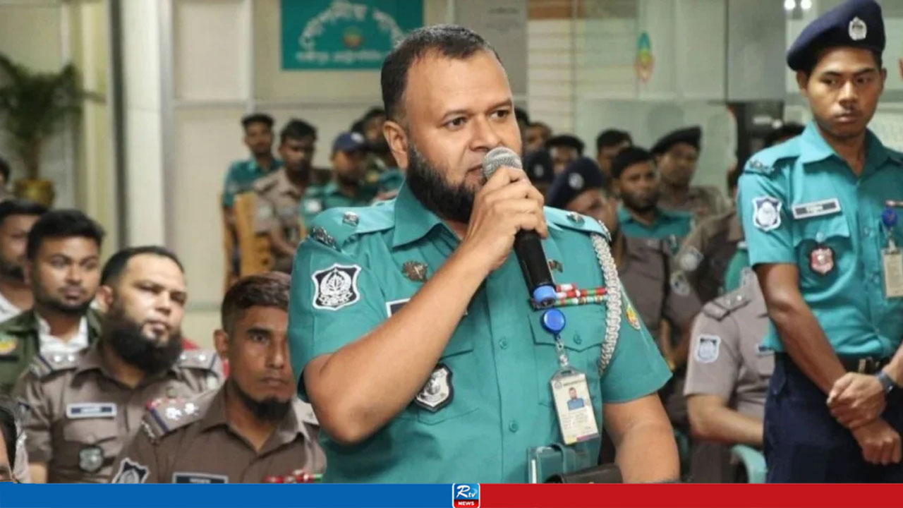 ১১ দলের লংমার্চ নিয়ে পুলিশের পেজে স্ট্যাটাস, কর্মকর্তা প্রত্যাহার