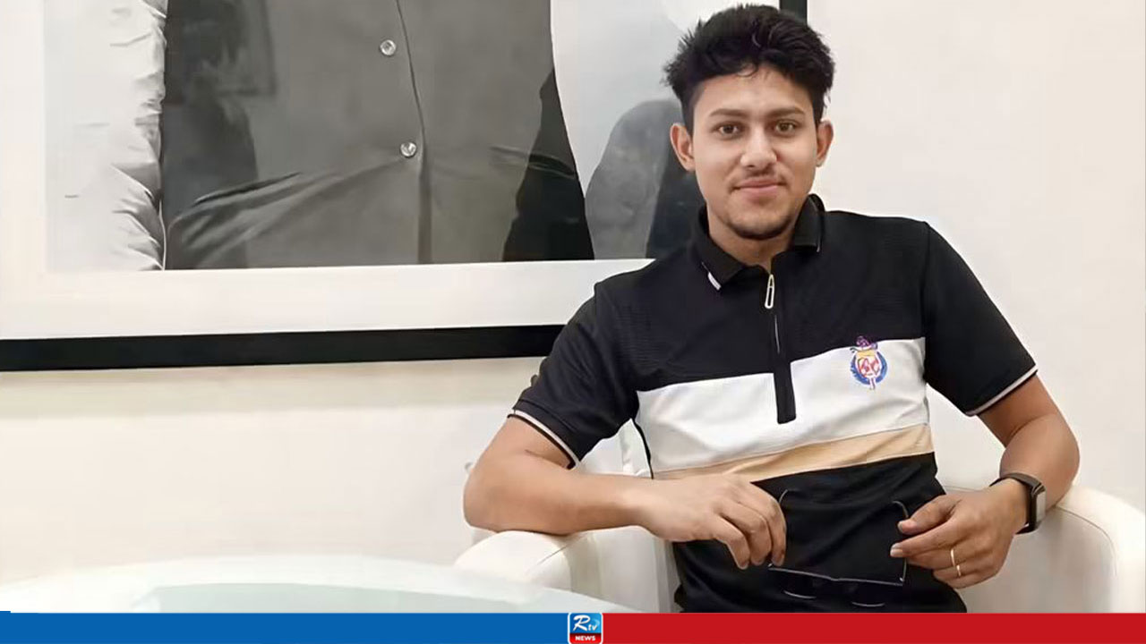 অন্তরঙ্গ অবস্থায় ছাত্রলীগের ফুলবাবুকে ধরে ফেললেন জনতা, অতঃপর