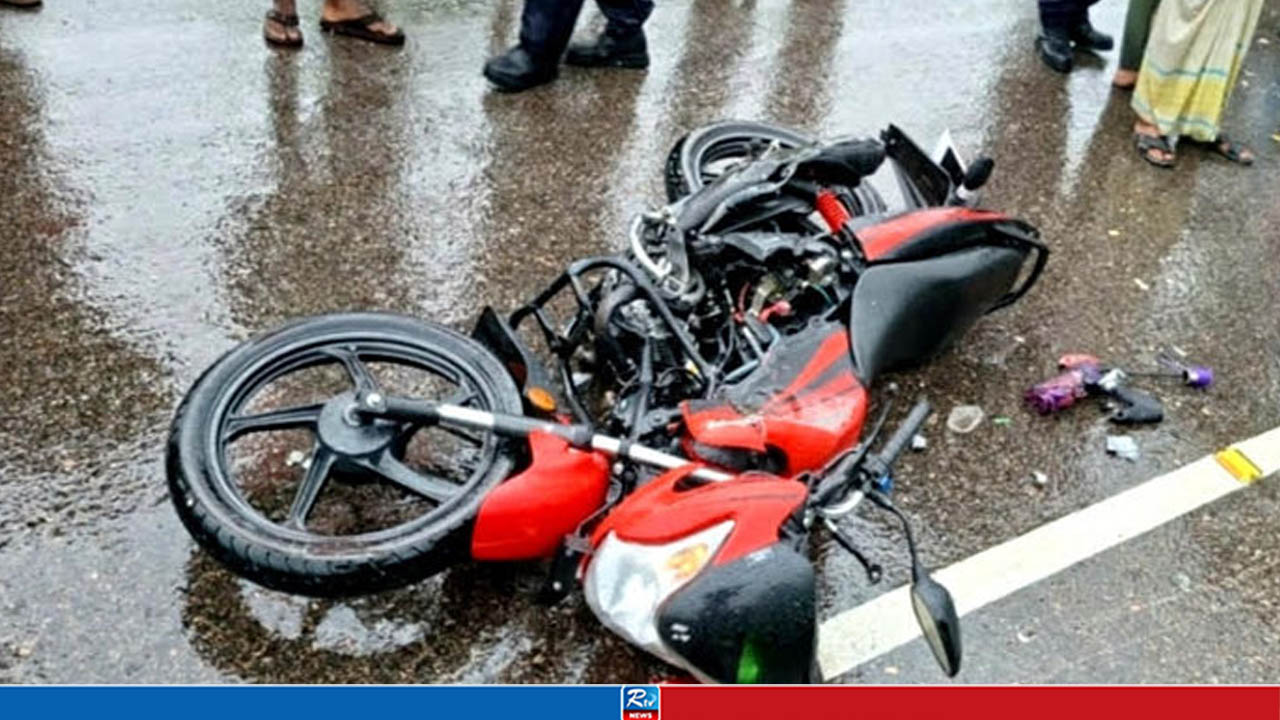 রাজধানীতে বাসের ধাক্কায় প্রাণ গেল মোটরসাইকেল আরোহীর