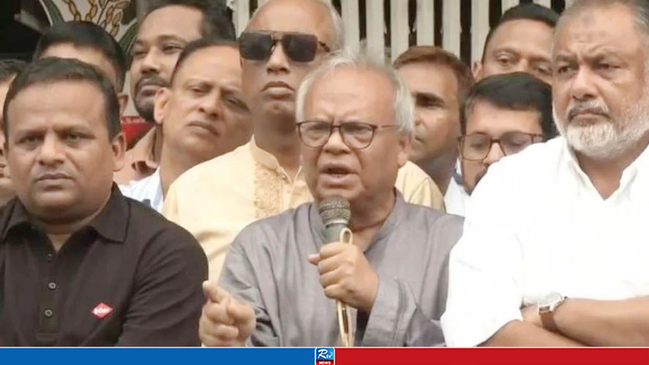 পলাতক ফ্যাসিস্টরা দেশকে অশান্তের চেষ্টা করছে, এতে বাতাস দিচ্ছে গুপ্তরা: রিজভী