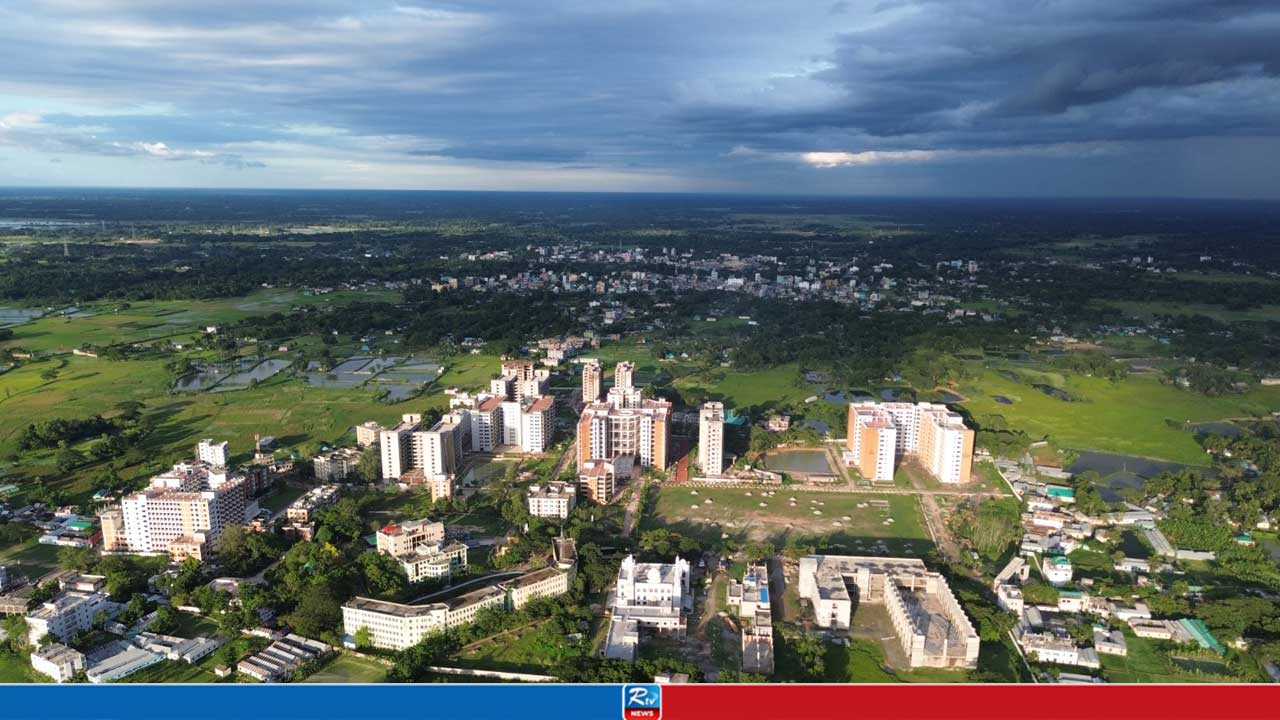 সবসময়ই ‘কনসার্ট’ চলে বিশ্ববিদ্যালয়ে!
