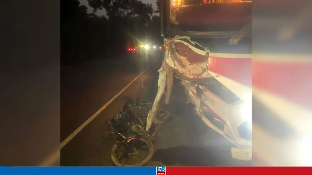 বরিশালে বাসের ধাক্কায় প্রাণ হারালেন ৩ মোটরসাইকেল আরোহী