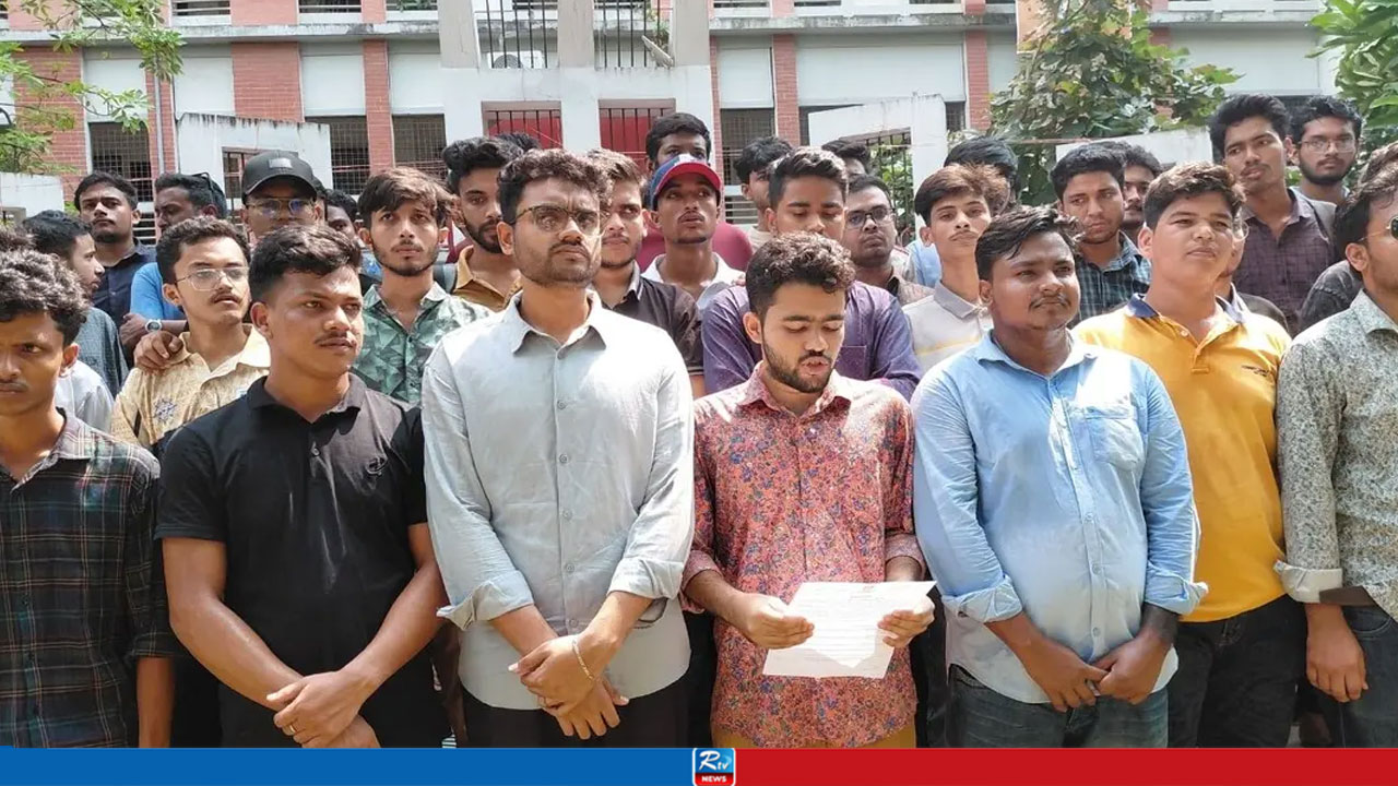 ৭ দফা দাবিতে সেন্ট্রাল ইউনিভার্সিটি শিক্ষার্থীদের সংবাদ সম্মেলন