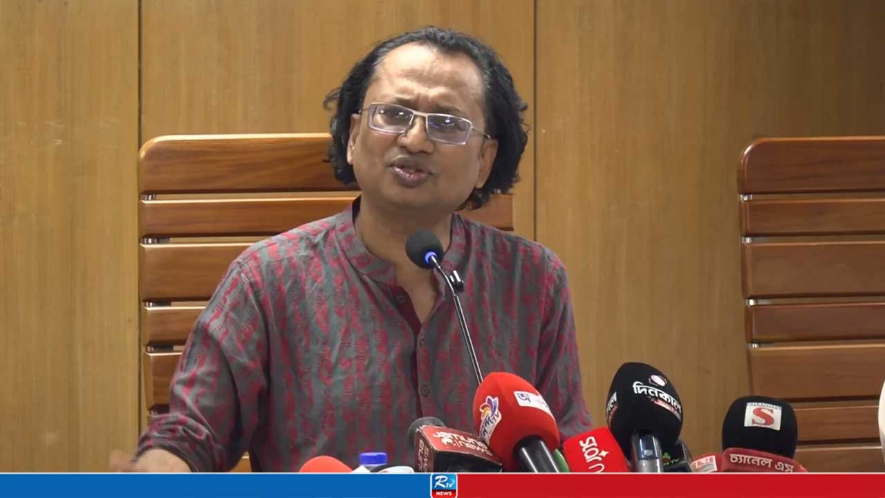 এলপিজির সংকট নেই, মজুতদারি করলে ব্যবস্থা: তথ্য উপদেষ্টা