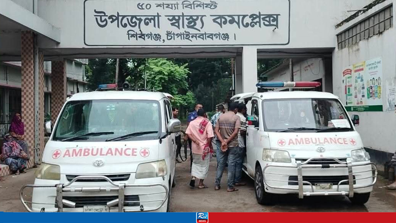 গরুবোঝাই ভটভটি উল্টে বাবা-ছেলেসহ নিহত ৩