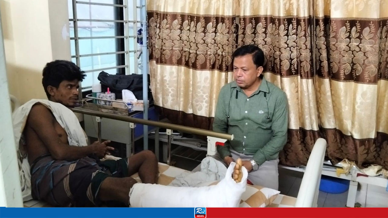 আরটিভিতে সংবাদ প্রকাশের পর জাহাজভাঙা শ্রমিকের পায়ের সফল অপারেশন