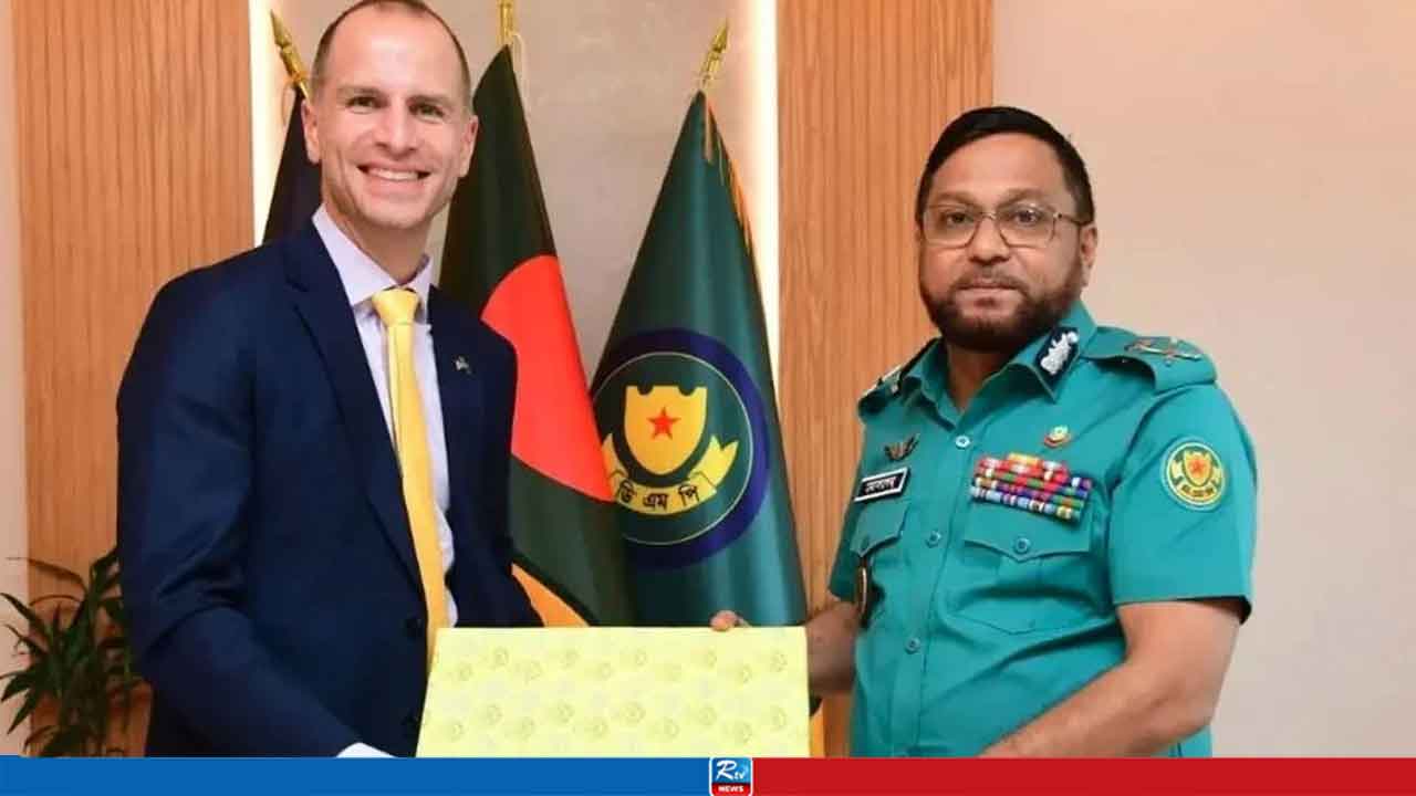 ডিএমপি কমিশনারের সঙ্গে মার্কিন দূতাবাসের প্রতিনিধি দলের সৌজন্য সাক্ষাৎ
