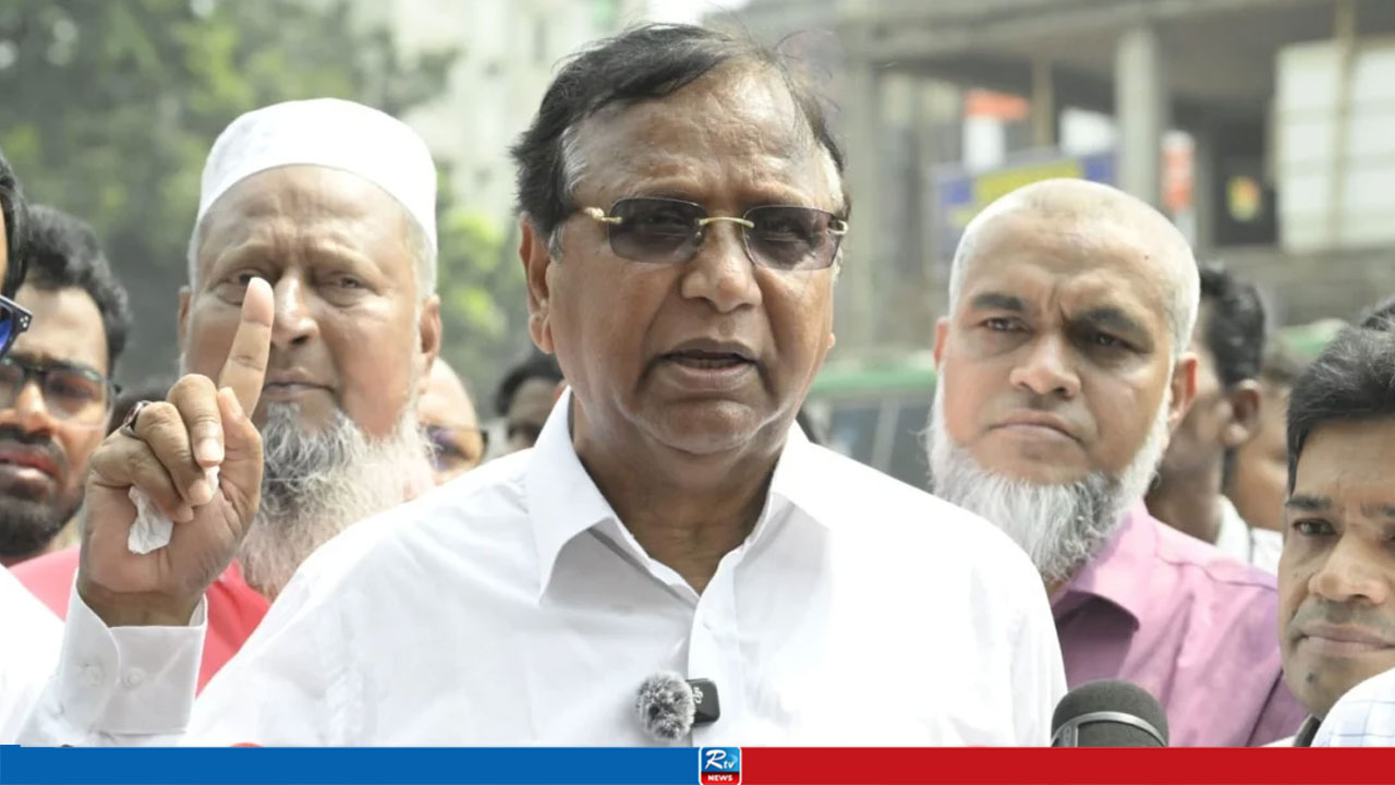 ঢাকার হকারদের জন্য ডিএসসিসি প্রশাসকের কঠোর বার্তা