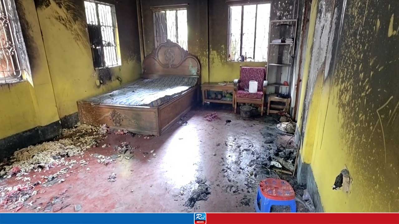 মুন্সীগঞ্জে যুবদল নেতার বাড়িতে হামলা-ভাঙচুর ও অগ্নিসংযোগ, আটক ৩