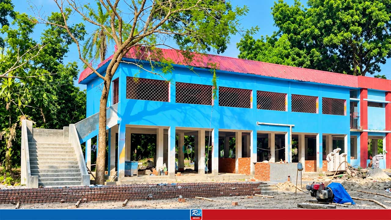 উদ্বোধনে দাওয়াত না পেয়ে ক্ষুব্ধ মাতবর, স্কুলছাড়া ৩০ শিশু