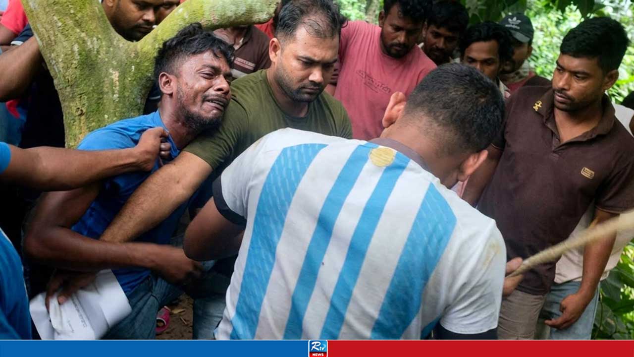 অটোরিকশা ছিনতাইয়ের চেষ্টা, যুবককে আটক করে গণপিটুনি