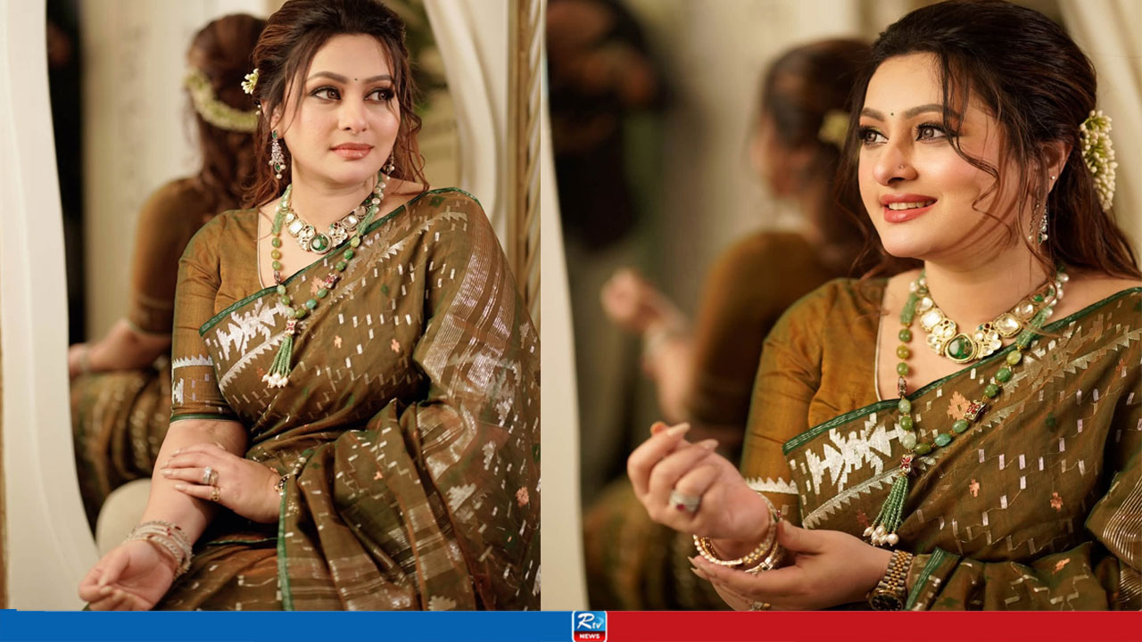 জামদানি শাড়ি ও খোঁপায় বেলি ফুলের সাজে নজর কাড়লেন মায়াবতী পূর্ণিমা
