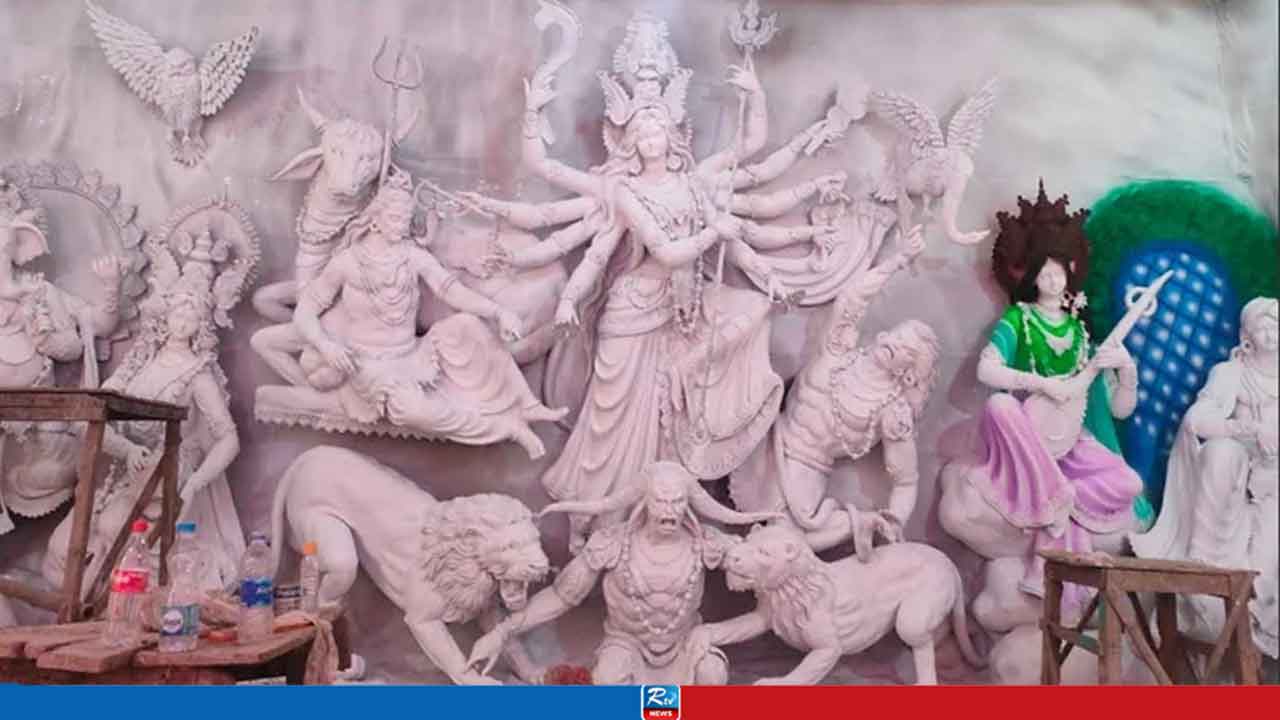 টাঙ্গাইলে ১৩৫৭ মণ্ডপে চলছে দুর্গাপূজার প্রস্তুতি