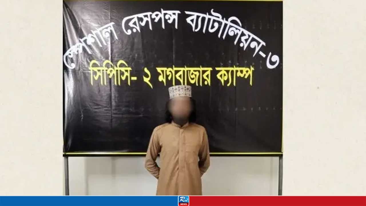 মাদরাসায় সবার ঘুমিয়ে পড়ার অপেক্ষায় থাকতেন শিক্ষক, অতঃপর...