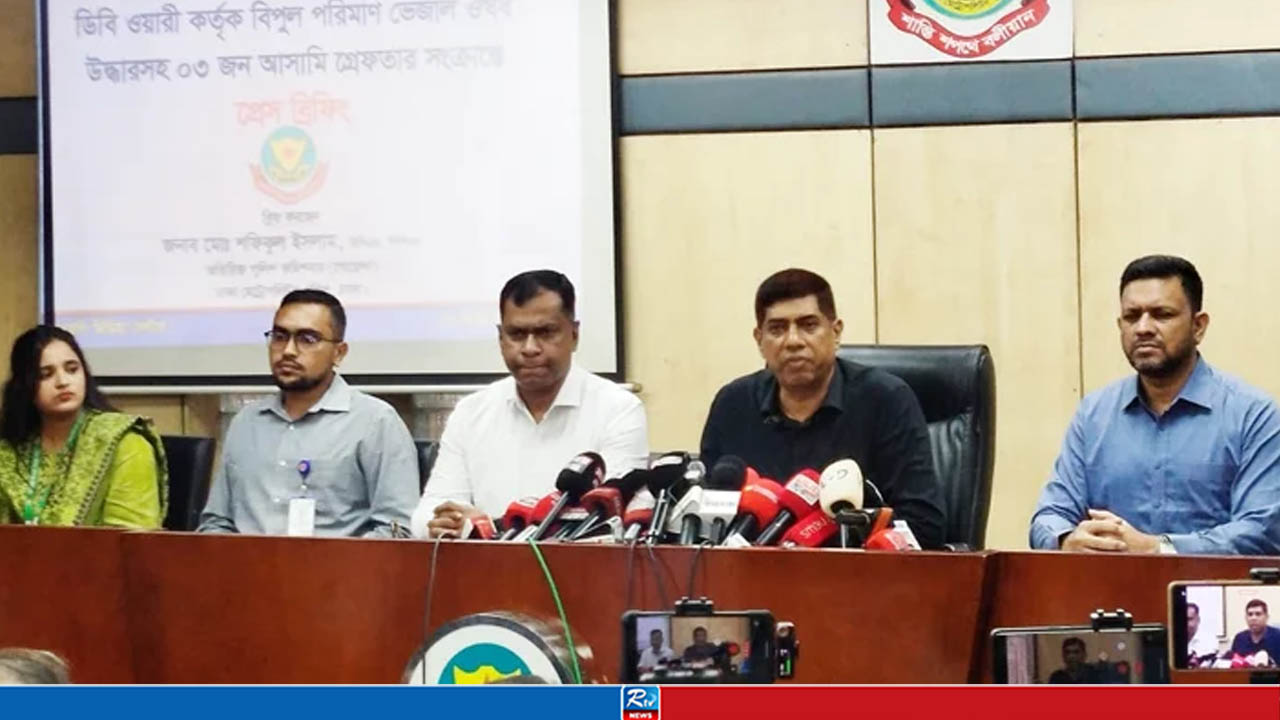 মোহাম্মদপুরে তৈরি হতো শিশুদের ভেজাল ওষুধ, গ্রেপ্তার ৩