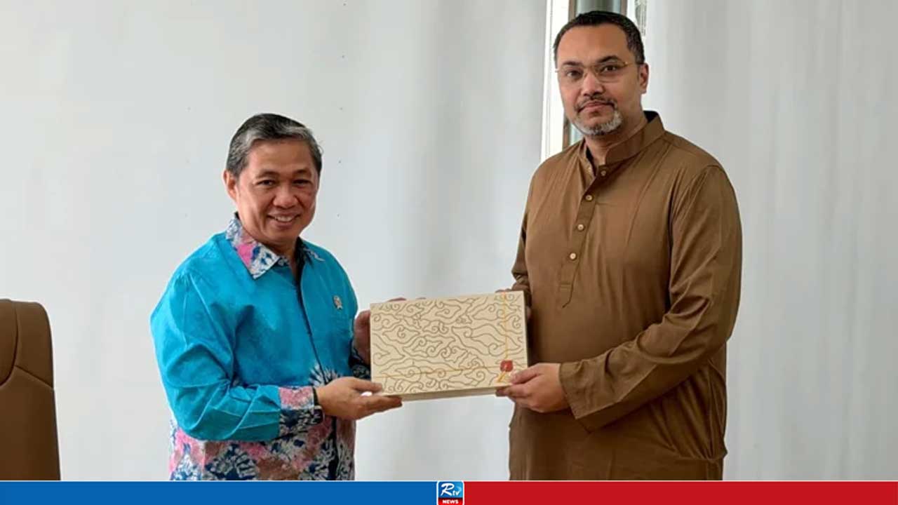 ভিসা সহজীকরণে ইন্দোনেশিয়ার উপ-পররাষ্ট্রমন্ত্রী ও মাহ্দী আমিনের বৈঠক