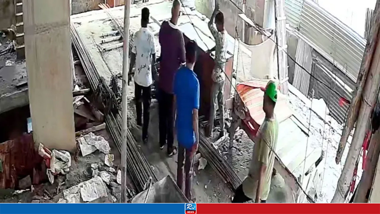চাঁদা না পেয়ে ট্রাক এনে লুটপাট