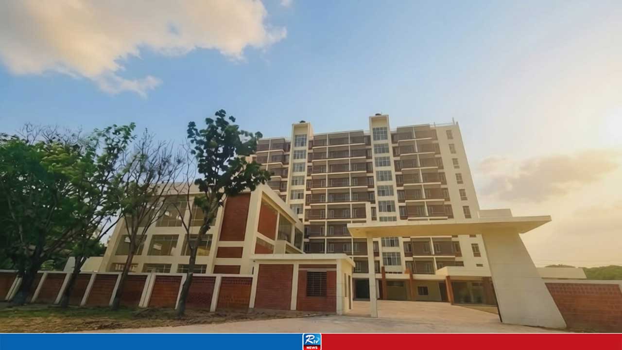 শিক্ষার্থীদের দাবিতে রুয়েটের হলে লিফট চালু করতে প্রশাসনের দৃশ্যমান তৎপরতা