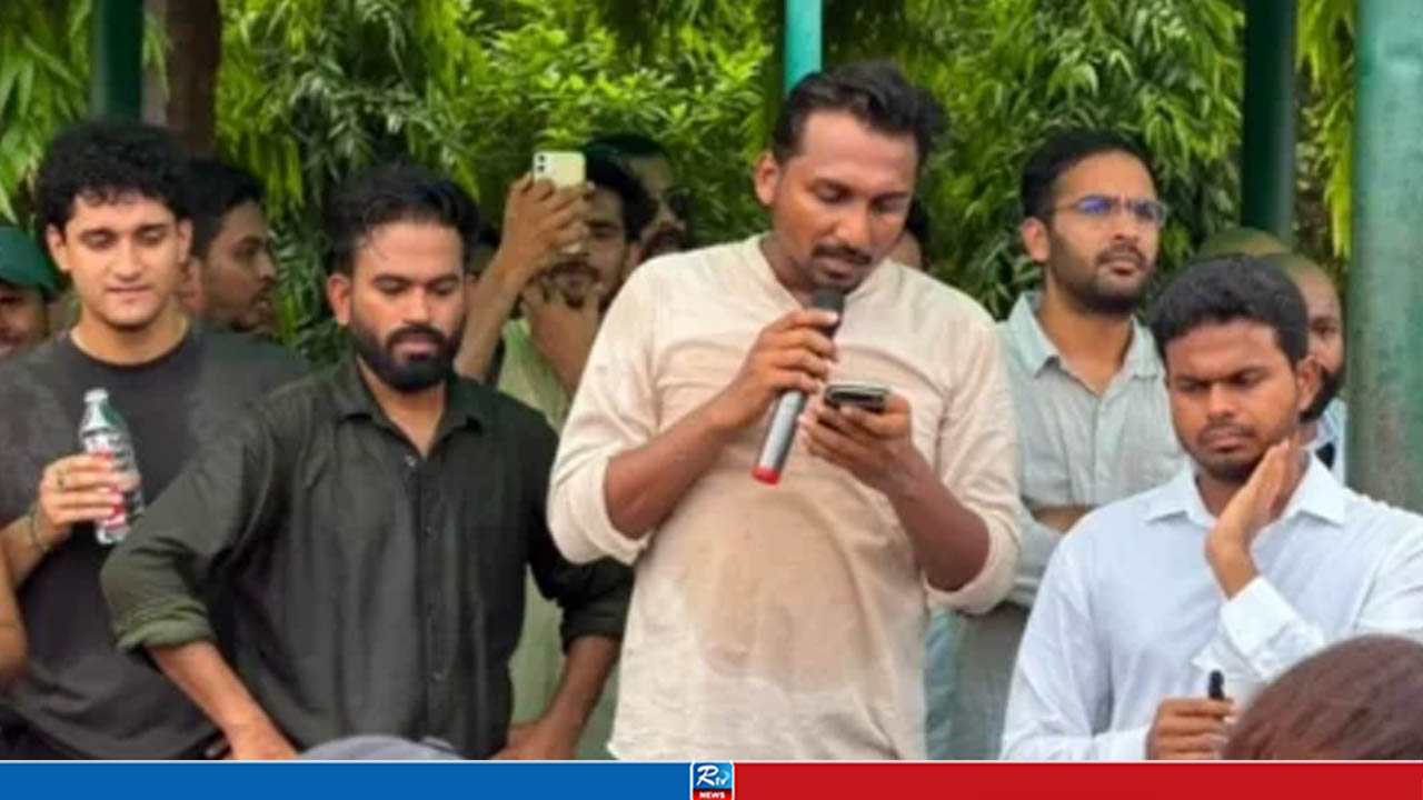 ‘তেলাপোকা পার্টির’ আন্দোলনের নতুন নেতা অজিঙ্কা শিন্ডের পরিচয়
