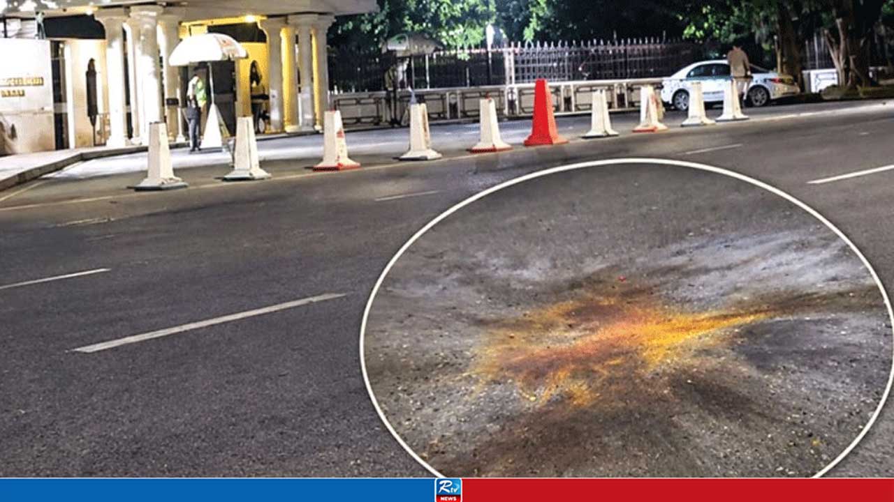 প্রধানমন্ত্রীর কার্যালয়ের সামনে ককটেল নিক্ষেপ, তিনজন আটক