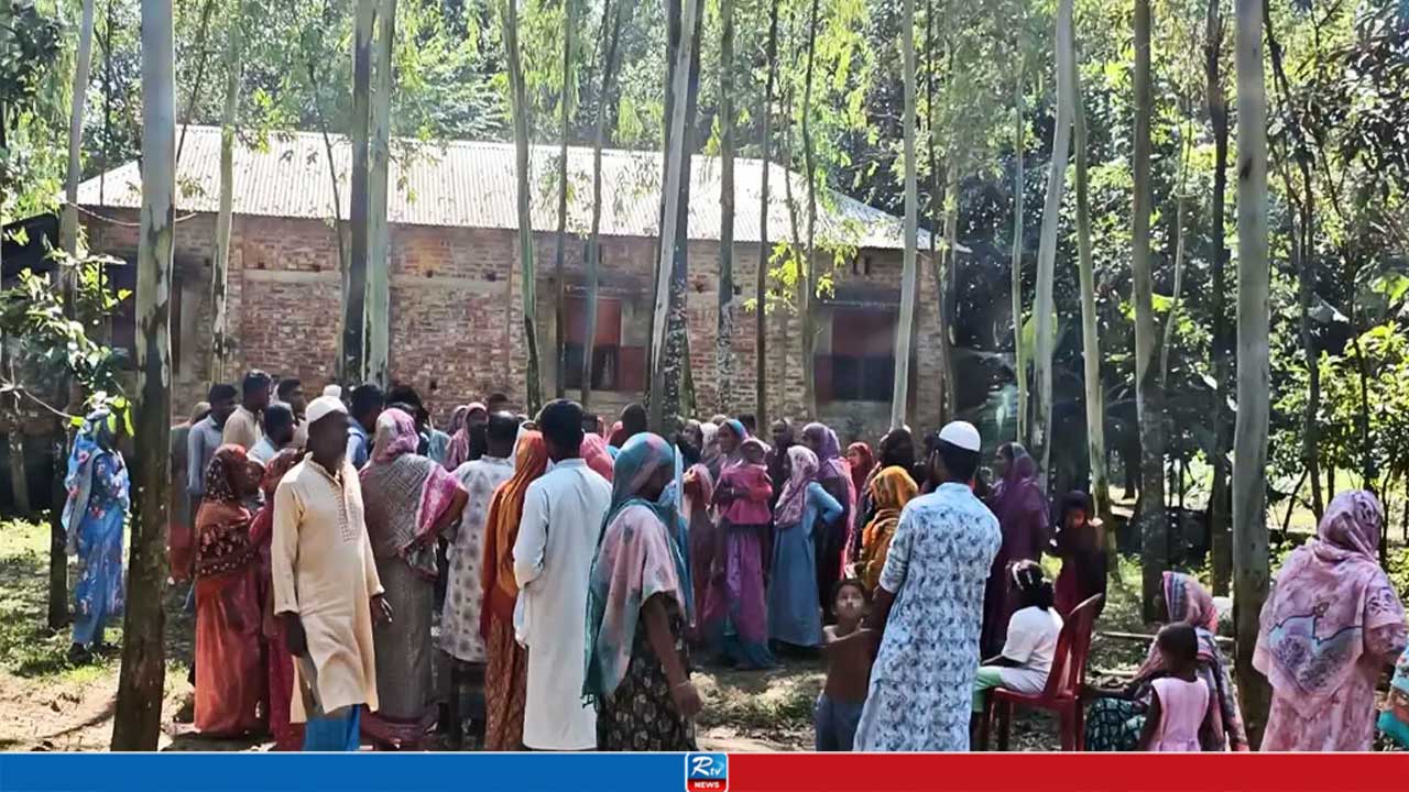 সম্পত্তির ভাগ না পেয়ে বাবার জানাজা আটকে দিলেন মেয়ে