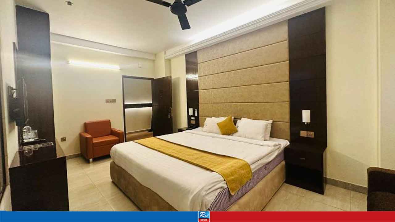 ‘বিয়ের কথা বলে’ কিশোরীকে নিয়ে হোটেলে, এরপর থেকেই আত্মগোপনে লোকমান