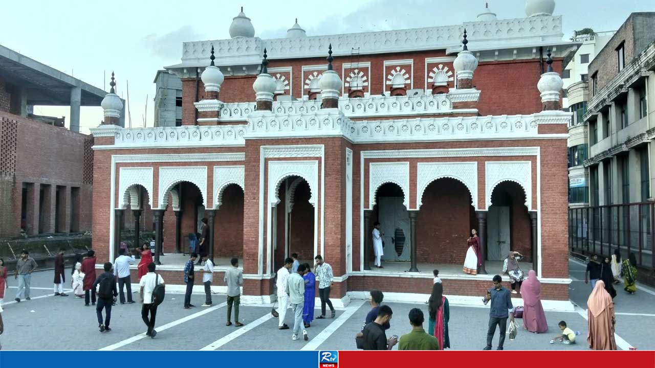 বুড়িগঙ্গার তীরে লালকুঠি: শহরের কোলাহল পেরিয়ে এক টুকরো প্রশান্তি