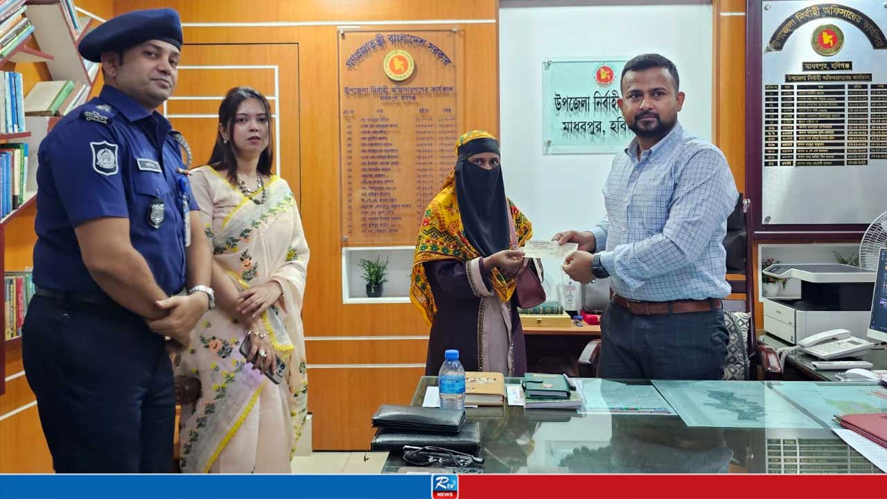 সৌদি আরবে নির্যাতনের শিকার সেই রেহেনাকে সহায়তা দিলেন ইউএনও