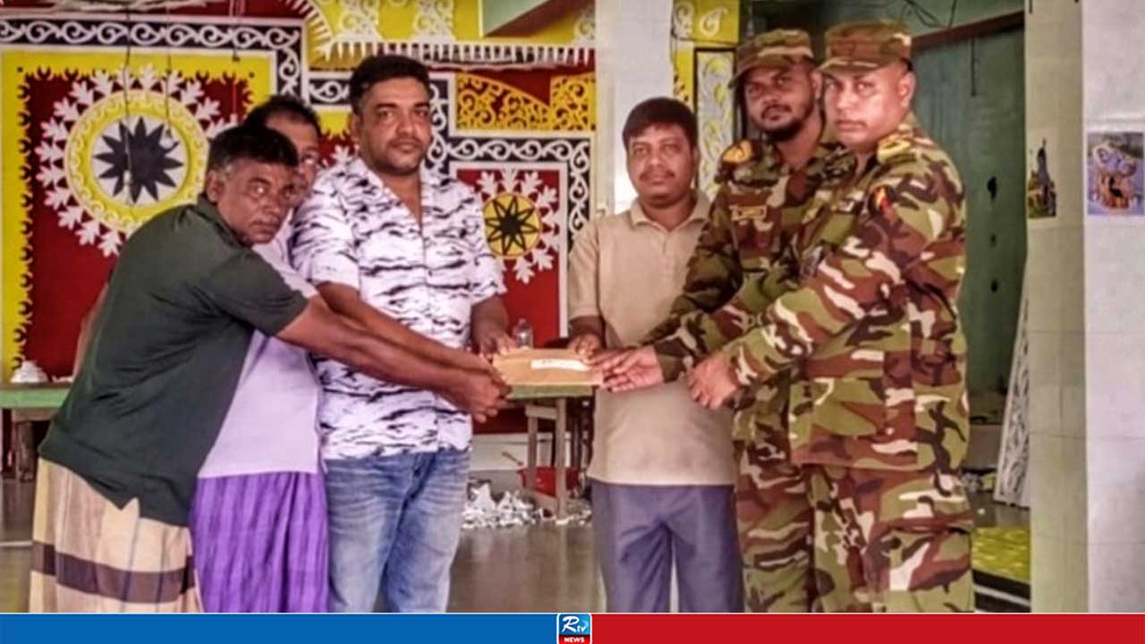 দুর্গাপূজা উপলক্ষে শ্রীশ্রী জগন্নাথ দেব মন্দিরে সেনাবাহিনীর আর্থিক সহায়তা