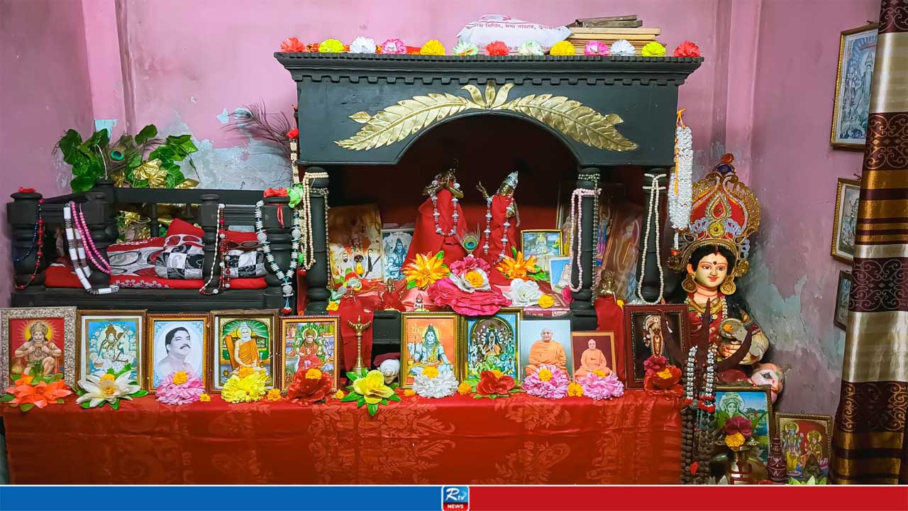 মন্দিরের তালা ভেঙে ১৫০ বছরের পুরোনো মূর্তি ও গহনা চুরি