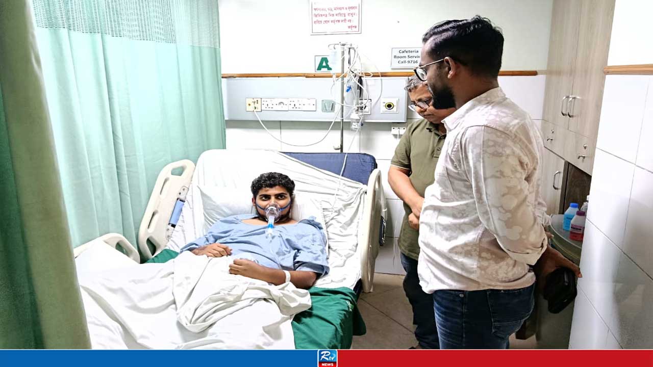 ডেঙ্গু আক্রান্ত জবি শিক্ষার্থীর পাশে ছাত্রদল 