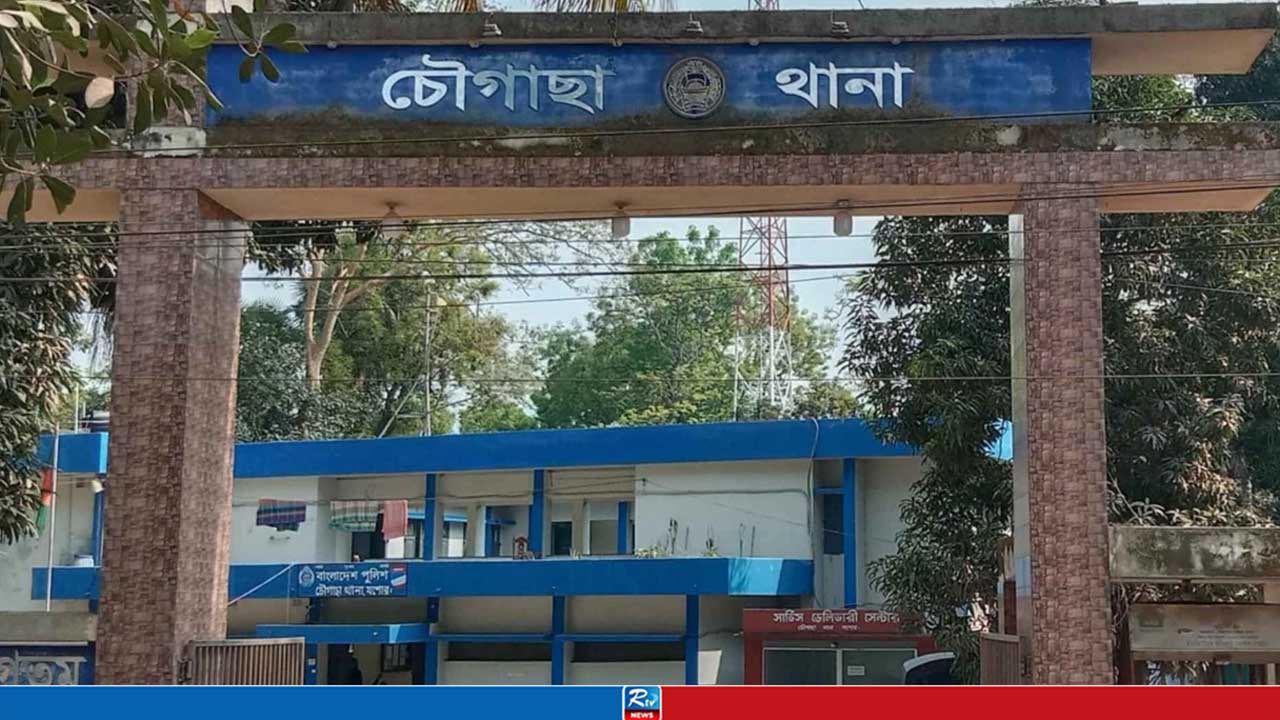 সড়কে বাইক চালাচ্ছিলেন প্রেমিকা পিছনে বসা ছিল প্রেমিক, অতঃপর...
