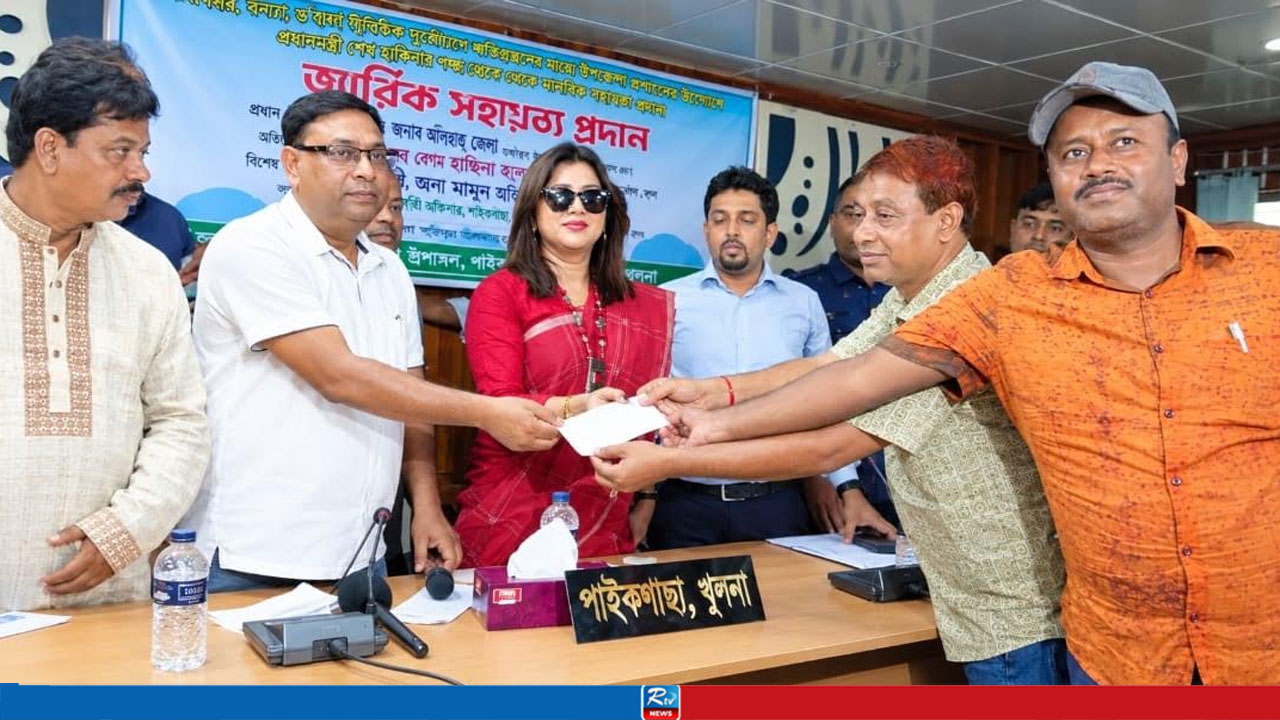 খুলনায় ১৫১ পূজামণ্ডপে প্রায় ১২ লাখ টাকার অনুদান