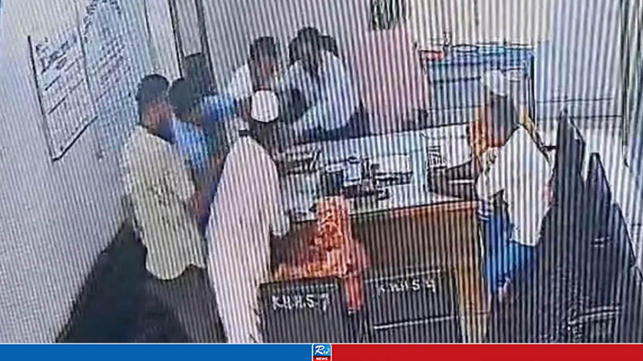 থাপ্পড় মারা সেই শিক্ষিকাকে ‘আওয়ামী লীগের দালাল’ বললেন বহিষ্কৃত বিএনপি নেতা