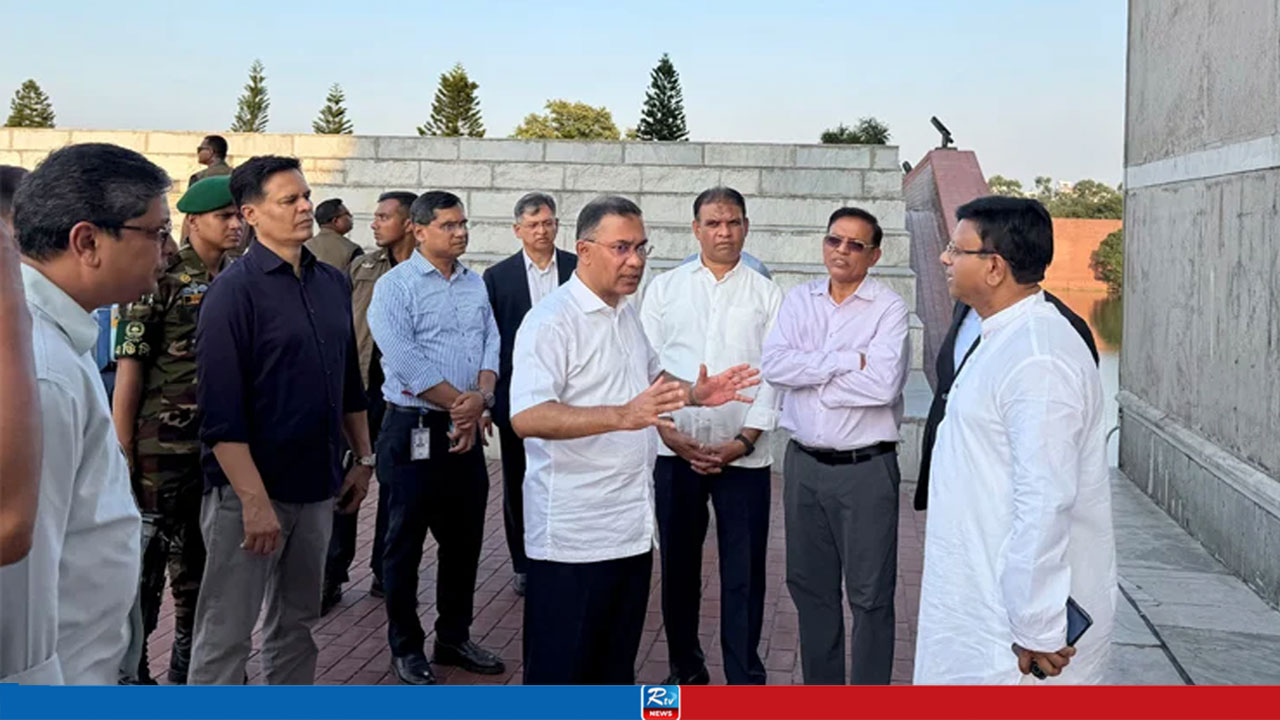 সংসদ ভবন এলাকা পরিচ্ছন্ন ও সংস্কারের নির্দেশ প্রধানমন্ত্রীর