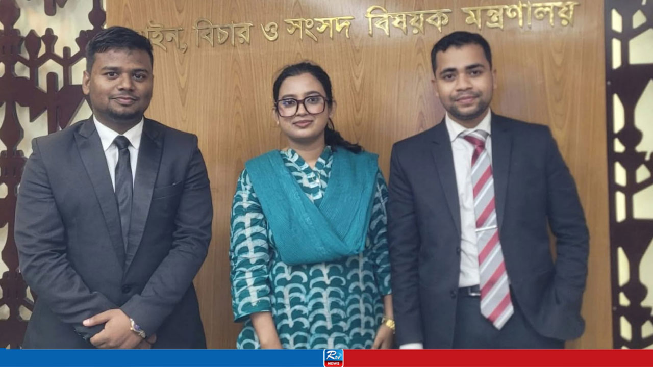 আইন ও বিচার বিভাগে ইন্টার্নশিপের সুযোগ পেল ইবির তিন শিক্ষার্থী